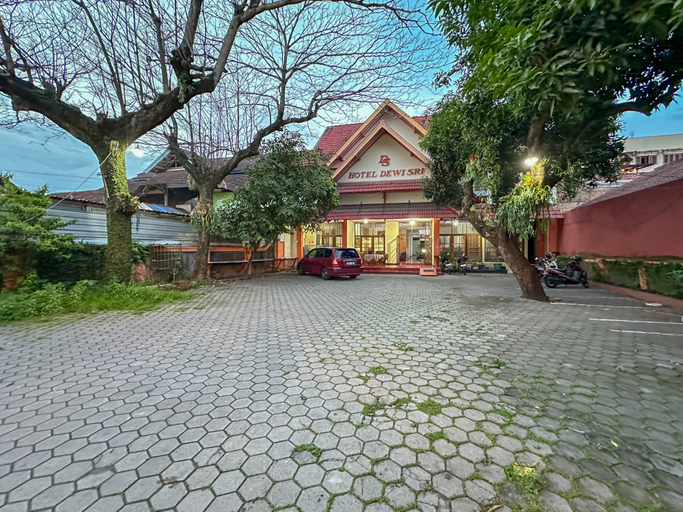 Exterior & Views 2, Hotel Dewi Sri Prawirotaman RedPartner, Yogyakarta