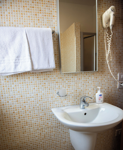 Bathroom, Altamira Residence, Teramo
