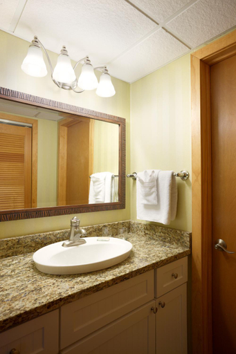 Bathroom 5, Port Royal Oceanfront Hotel, Cape May