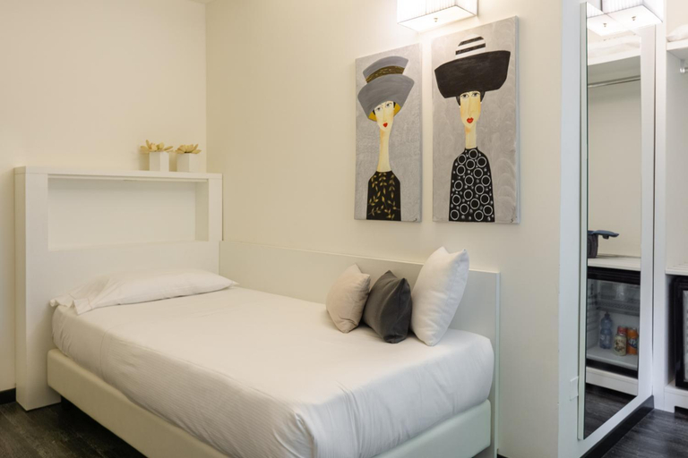 Bedroom 3, Hotel Globo, Modena