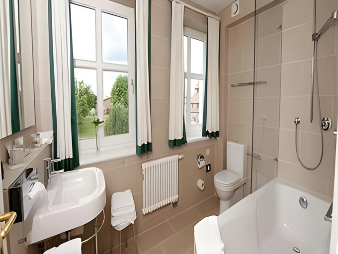 Bathroom 4, Gutshaus Stolpe, Vorpommern-Greifswald