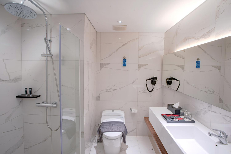 Bathroom 11