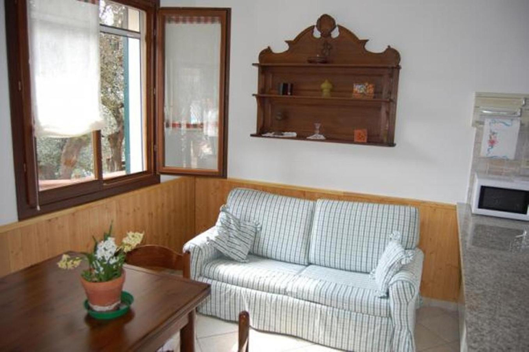 Others, Casa Lella, Imperia