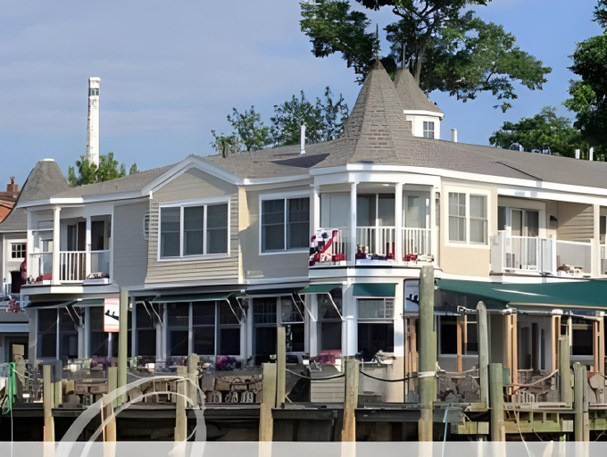 Exterior & Views 2, Grand Harbor Inn, Knox