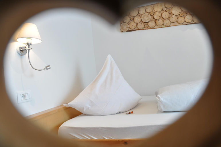 Bedroom 3, Hotel Traube - Stelvio, Bolzano