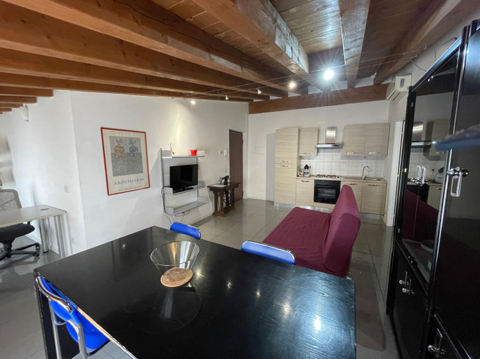 Dining Room 10