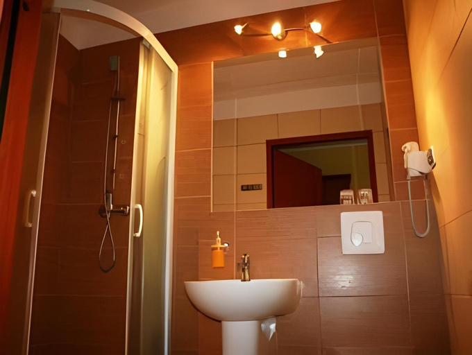 Bathroom 4, Hotel Krakus, Kraków City