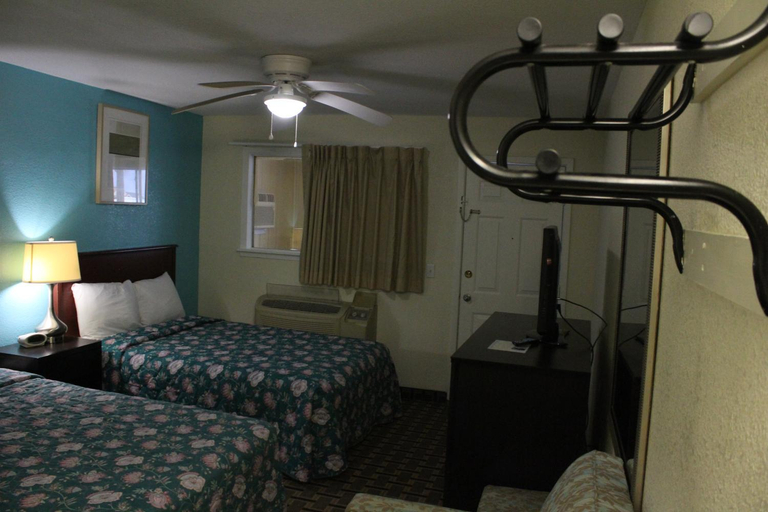 Bedroom 2, American Inn Port O'Connor, Calhoun