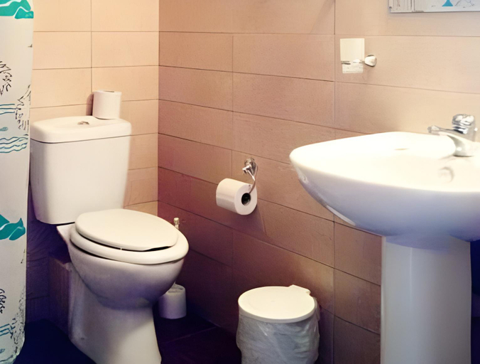 Bathroom 5, Ammon Garden Hotel, Central Macedonia