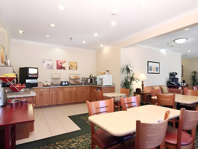 Food & Drinks 4, Wingate by Wyndham Great Falls, Cascade