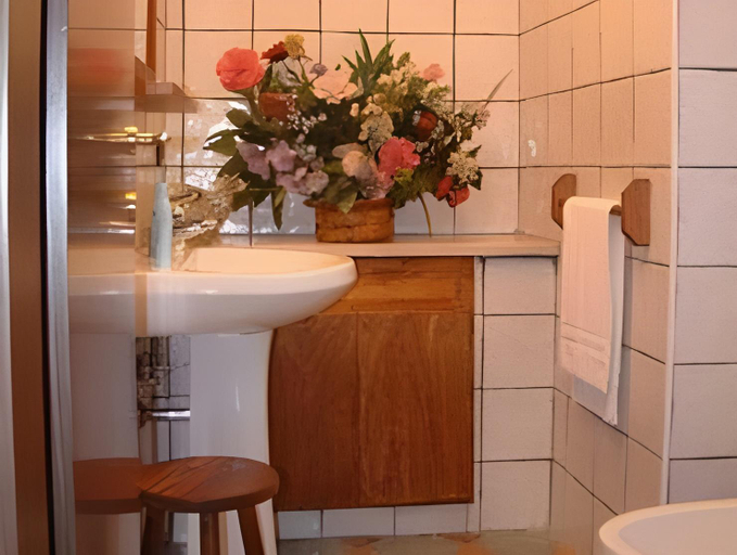 Bathroom 4, Firenze32, Napoli