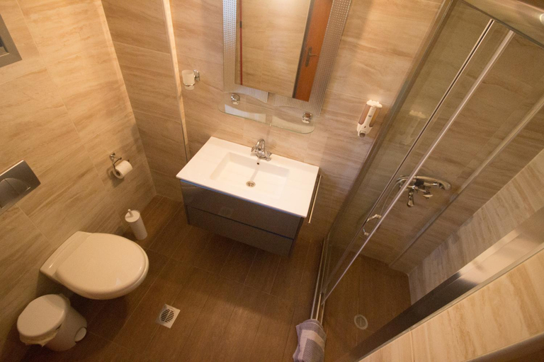 Bathroom 1, Villa Minoas Apartments, Crete