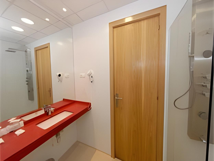 Bathroom 4, Galeon, Barcelona