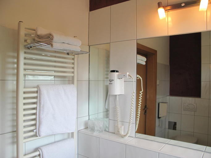 Bathroom 4, Hotel Garni Hochschmied, Graz Umgebung
