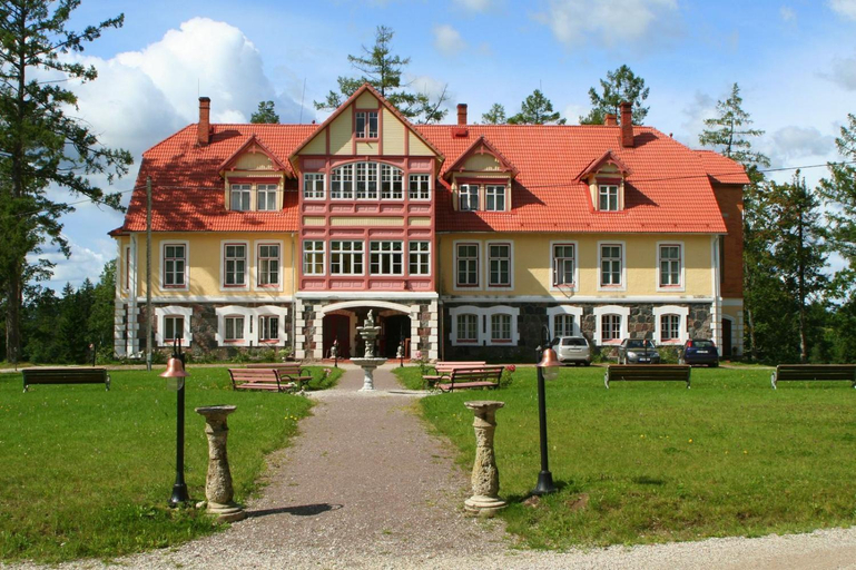 Cantervilla Castle, Valgjärve
