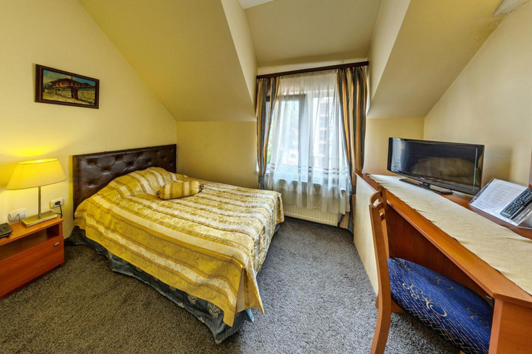 Bedroom 4, Hotel Cheap - Smart choice - Great value, Stolichna