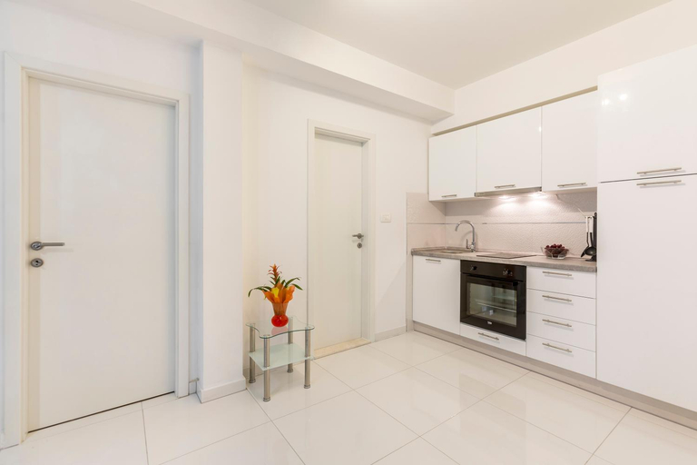 5, Apartments Karlo, Podstrana