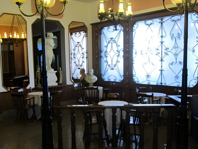 Food & Drinks 5, Tourist Hotel, Potenza