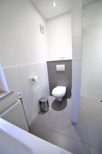 Bathroom 11