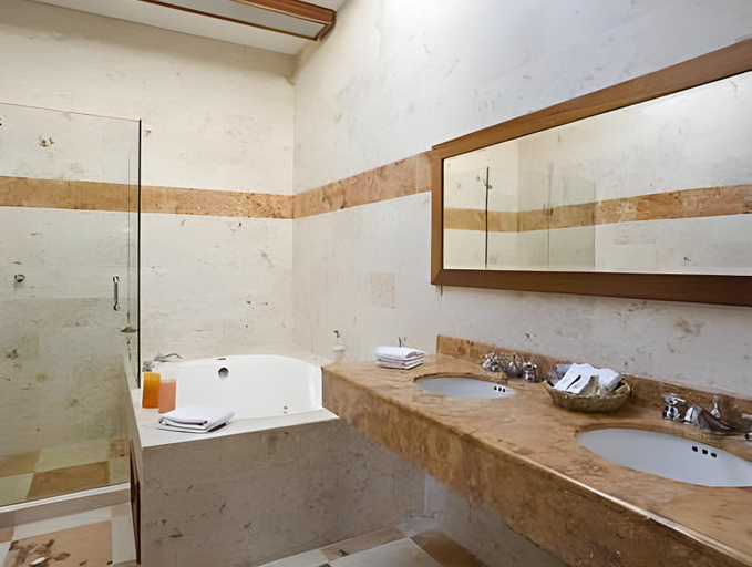 Bathroom 5, Hacienda Uxmal Plantation & Museum, Santa Elena