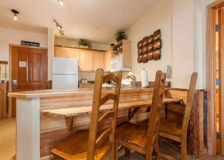 Dining Room 11