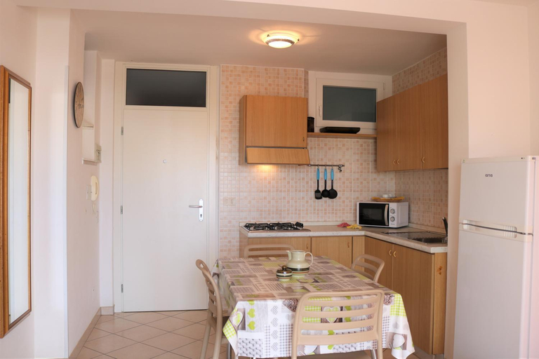 Others 4, Beach front apartment with sea view, Venezia