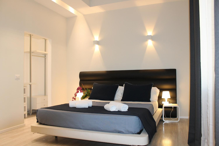 Others 5, Little Rose Lodge, Roma