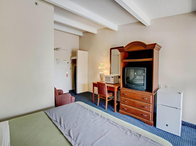 Bedroom 3, Americas Best Value Inn Hotel, Morris