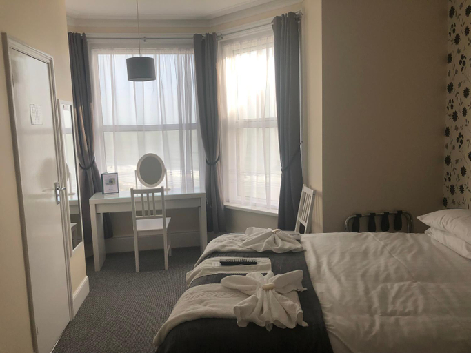 Bedroom 2, Royal Pier, Isle of Wight