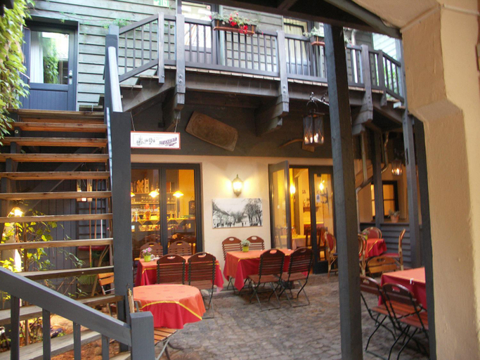 Exterior 7