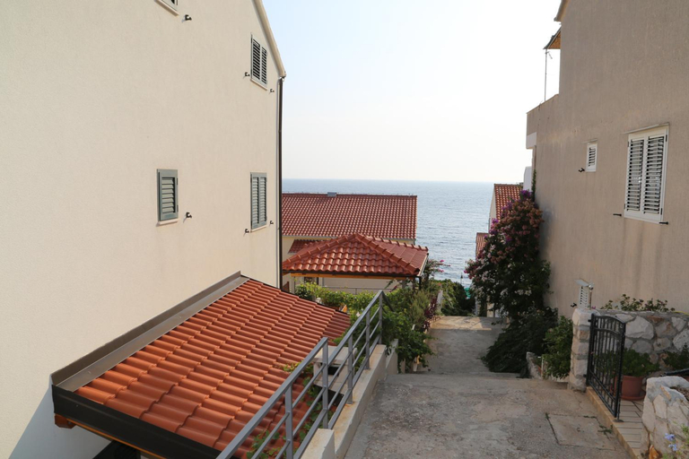 Others 4, Apartments Plazibat, Hvar