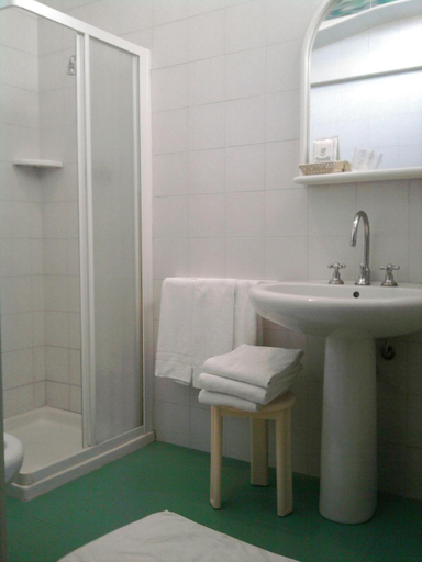 Bathroom 4, Hotel Gioiella Depandance, Rimini