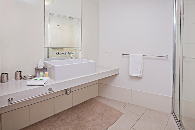 Bathroom 4, Melbourne Stays Apartments, Melbourne