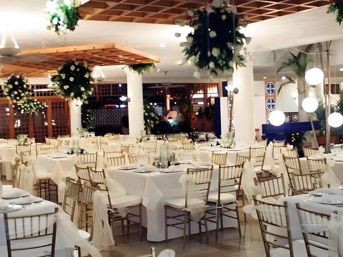 Food & Drinks 5, Tamaca Beach Resort, Santa Marta (Dist. Esp.)