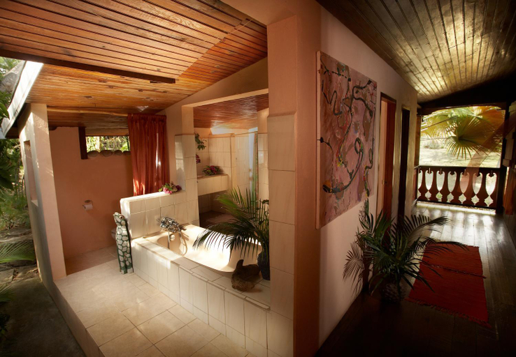 Bathroom 3, Balenbouche Estate
