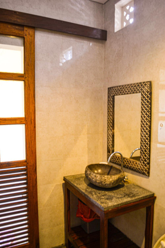 Bathroom 2, Demank Hidden Guesthouse, Gianyar