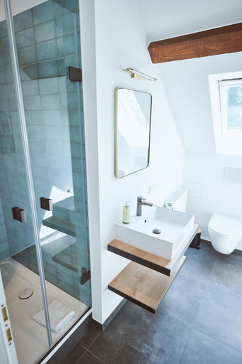 Bathroom 2, Gutshotel Baron Knyphausen, Rheingau-Taunus-Kreis