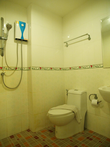 Bathroom 4, BB Grand Residence, Pattaya