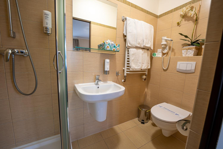 Bathroom 4, Hotel Szelcow, Lesko