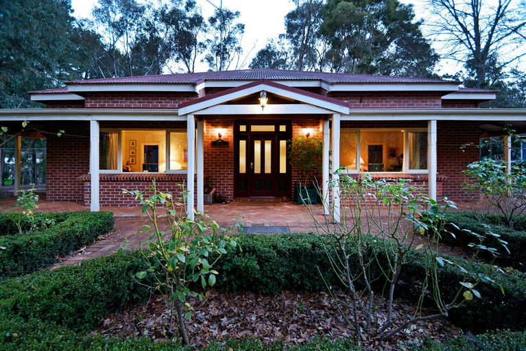 Exterior 8