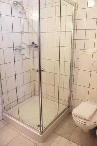 Bathroom 5, Hotel Cafe 't Zonneke, Oosterhout