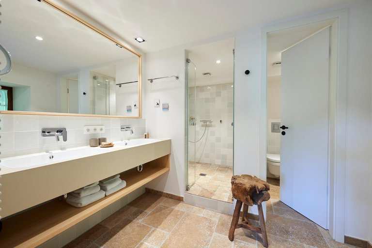 Bathroom, Hotel & Restaurant Linde, Breisgau-Hochschwarzwald