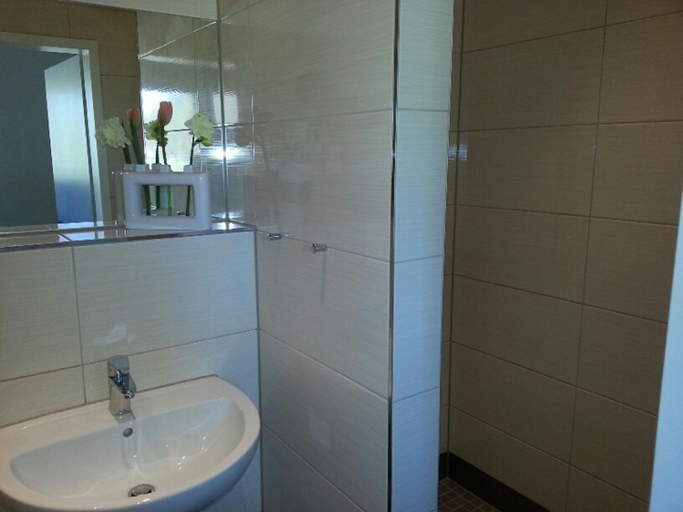 Bathroom 4, Ostseehotel Boltenhagen, Nordwestmecklenburg
