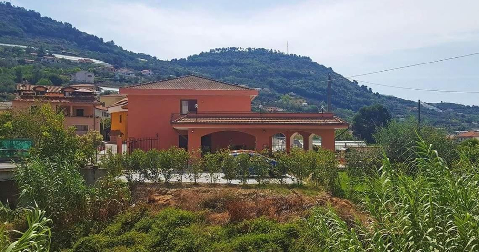 Exterior & Views 5, Petitui, Imperia
