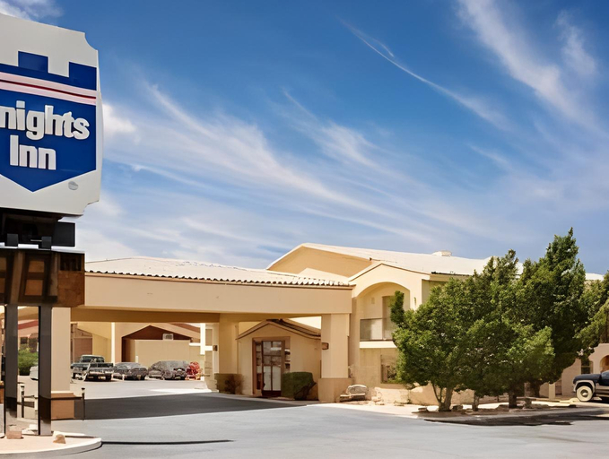 Exterior & Views 1, Silver Queen Inn, Mohave