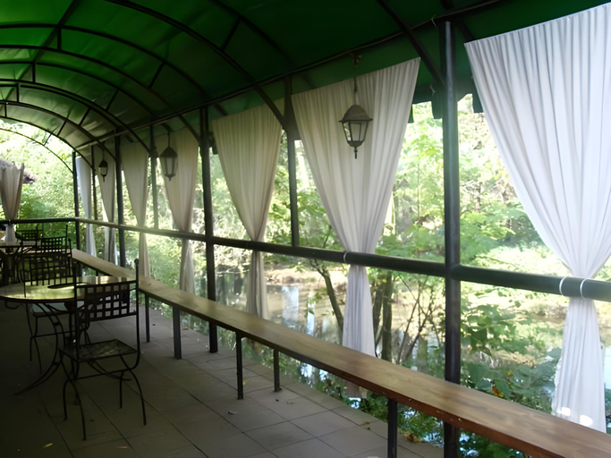 Others 5, Zabava Guest House, Tysmenyts'kyi
