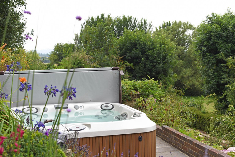 Others 3, Spring Cottage, West Sussex
