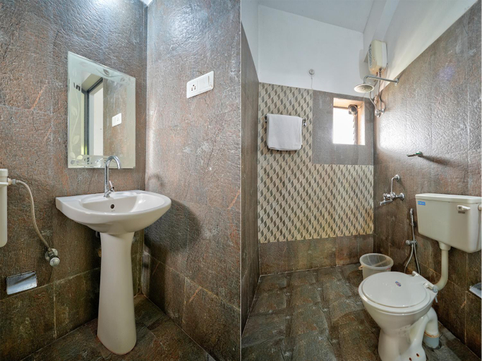 Bathroom 4, Casa De Royale Resort, North Goa
