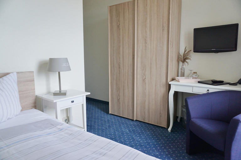Bedroom 2, Parkhotel Seeblick, Rostock