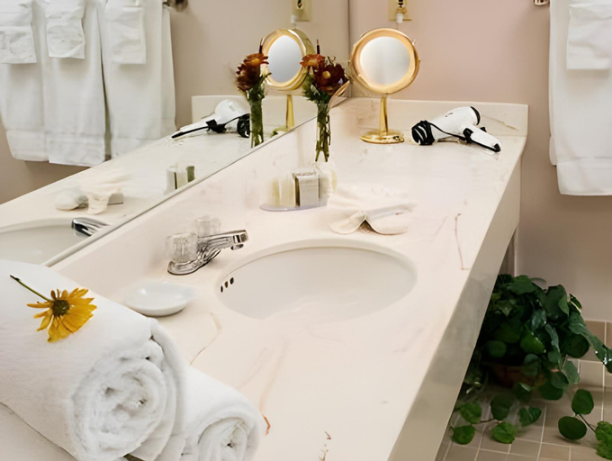 Bathroom 5, White Mountain Hotel and Resort, Carroll